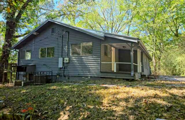 Charming 3-Bedroom Home Surrounded by Nature in Jasper! Gallery 1