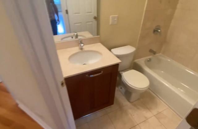 6947 North Oakley Gallery 3