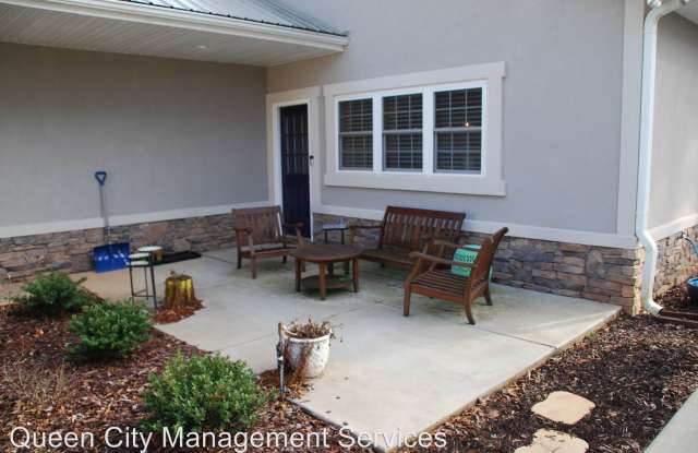 2717 Arnold Dr. Gallery 3