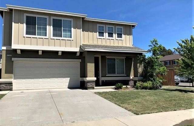 3100 Tule River Way Gallery 2