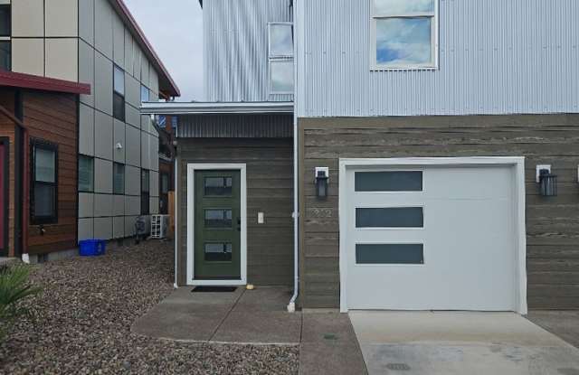 Absolutely Stunning 2 Bed, 2 Bath Gem in Talent! photos photos