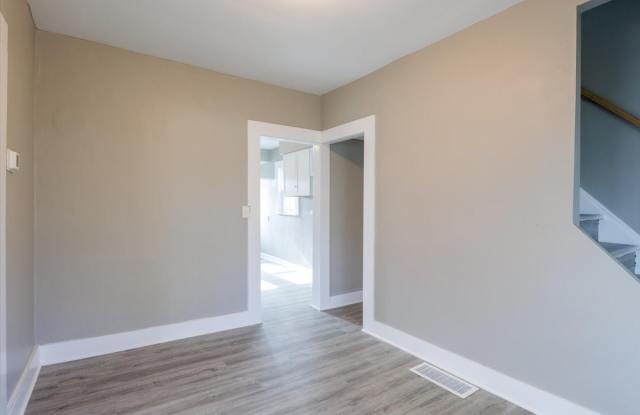 5206 Forest Avenue Gallery 3