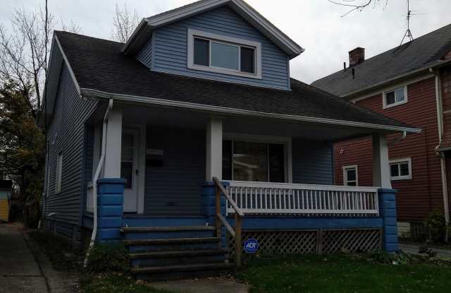 10910 Revere Avenue photos photos