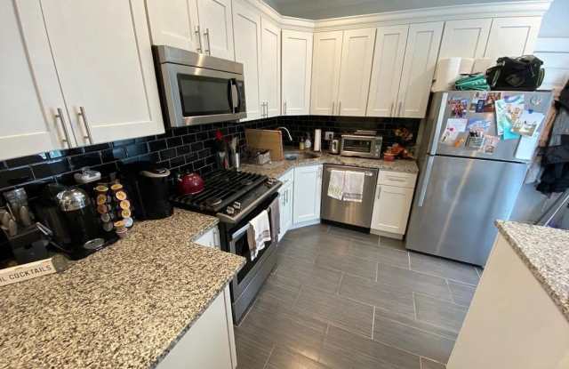 218 W 6th St photos photos