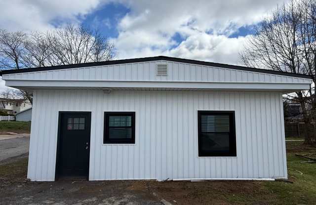 345-347 W Penn St photos photos