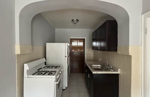 4628 N Wolcott Gallery 3