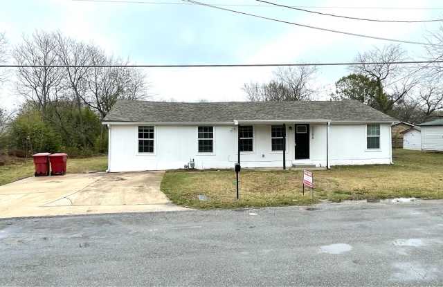 1104 Evans Street - 1104 Evans Street, Bonham, TX 75418