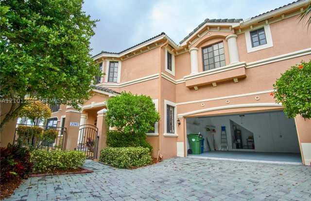 2707 Center Ct Dr Gallery 2