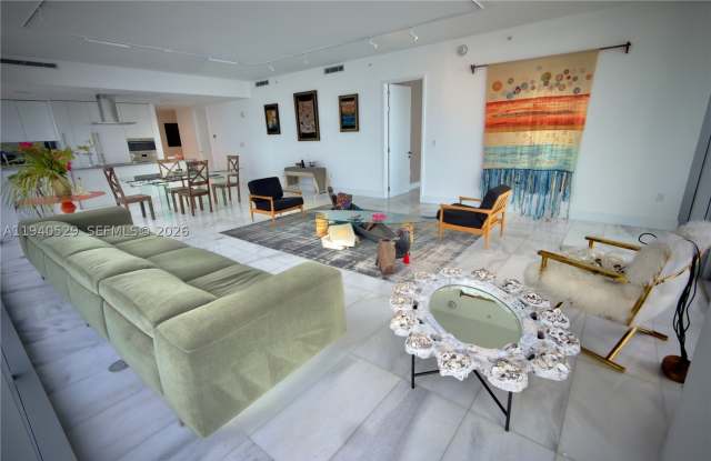 700 NE 26th Terrace Gallery 3