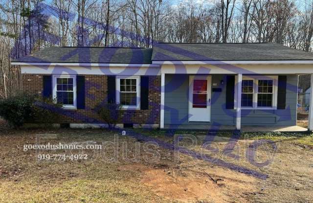 1008 Charlotte Ave - 1008 Charlotte Avenue, Sanford, NC 27330