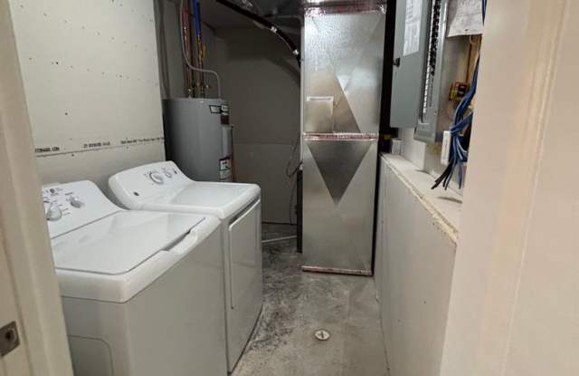 3 Bed 3 Bath Townhome Gallery 4