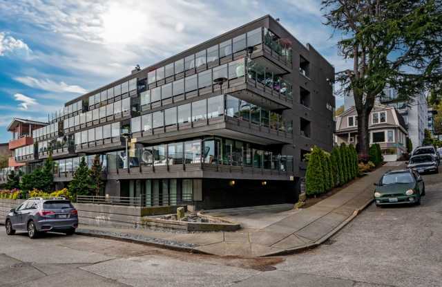 Waverly Condominiums ~ South Lake Union - 2040 Waverly Place North, Seattle, WA 98109