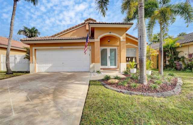 311 SW 203rd Ave photos photos