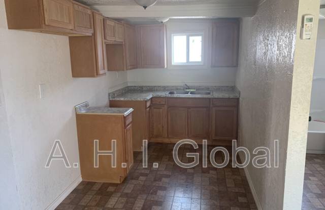 2103 S Monroe Back House photos photos