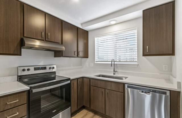 314 E Rr Ave photos photos