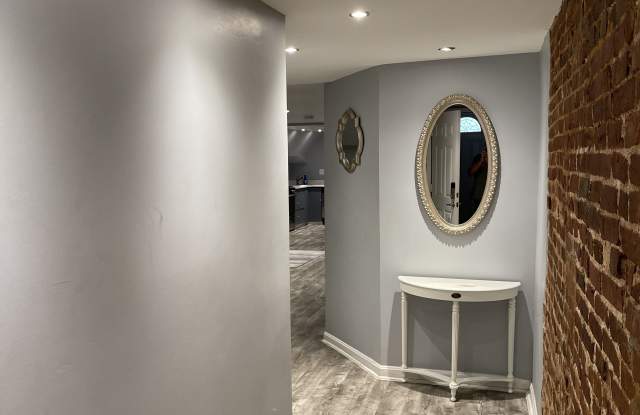 802 North Broadway photos photos