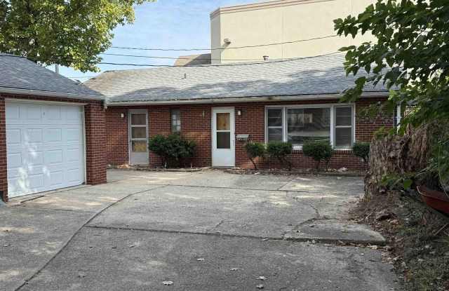 2944 S 5TH Street - 2944 South 5th Street, Southern View, IL 62703