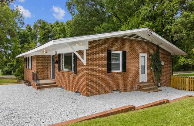 Comfortable 3BR Durham Home with Easy Access to Duke & Downtown! Gallery 3