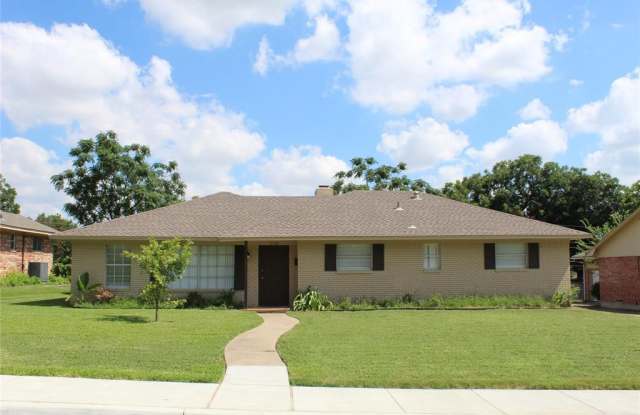 918 British Boulevard - 918 British Boulevard, Grand Prairie, TX 75050