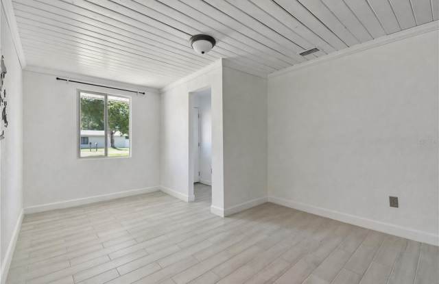 9616 PINE RIDGE Avenue Gallery 4