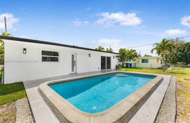 6335 Southgate Blvd photos photos