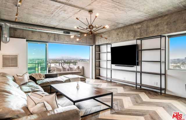 1155 N La Cienega Blvd photos photos