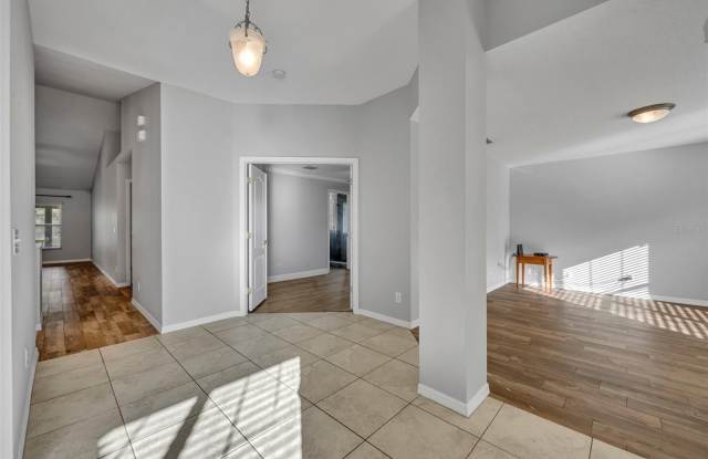 524 HEARTHGLEN Boulevard Gallery 3