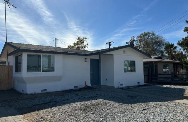 Quaint two bedroom home on Devonshire! - 531 West Devonshire Avenue, Hemet, CA 92543