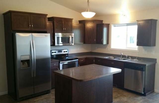3 Bed 2 Bath Single Family Home Gallery 3