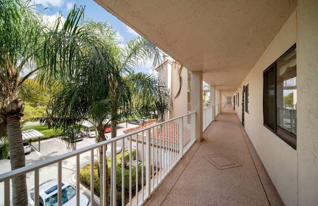 6037 POINTE REGAL Circle Gallery 3