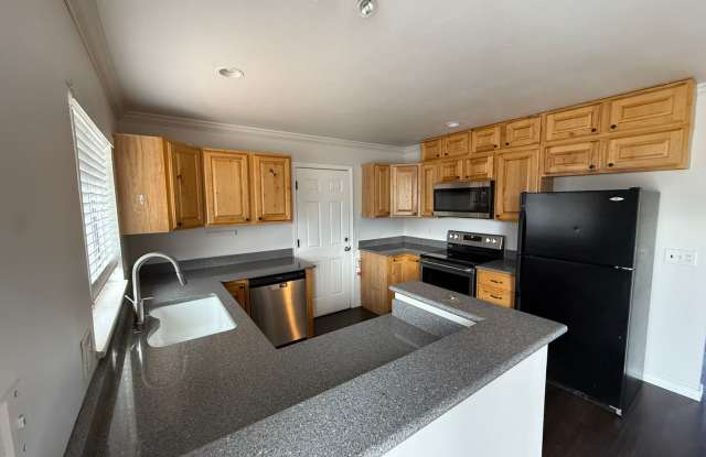 Beautiful Updated Beacon Hill Home - Newly Updated! Gallery 4