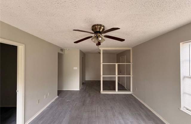 2417 Tamarack Avenue - C Gallery 4