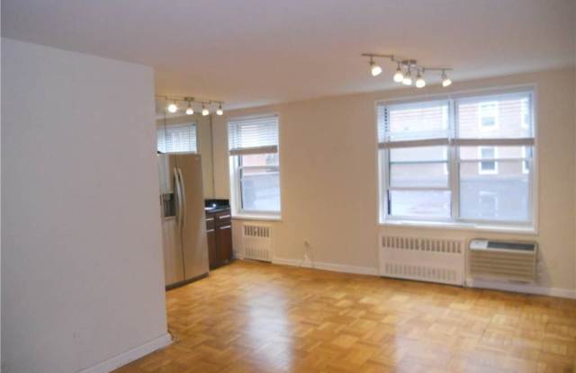 142-05 Roosevelt Avenue Gallery 3