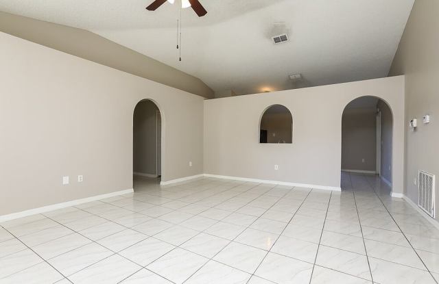 470 Breezeway Dr Gallery 4