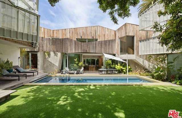 825 Palms Boulevard photos photos