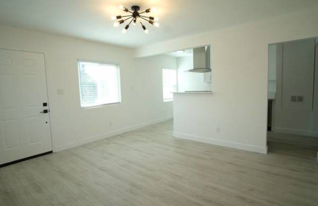 2023 West Jefferson Boulevard - 3/4 Gallery 3