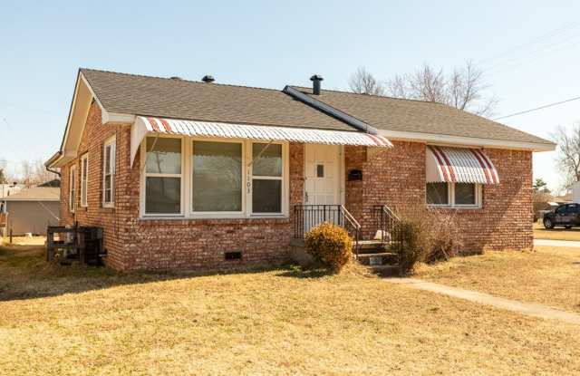 Updated 2 Bed 1 Bath near Yale and Admiral - 1103 North Canton Avenue, Tulsa, OK 74115