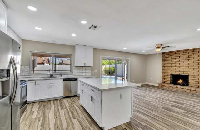 1308 W SHAWNEE Drive Gallery 2