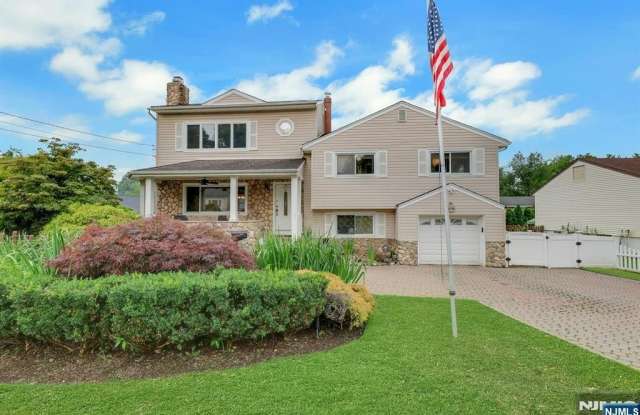 379 Leonard Drive photos photos