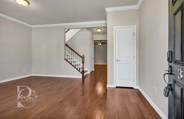 BEAUTIFUL HOME IN SALEM PLACE Gallery 4