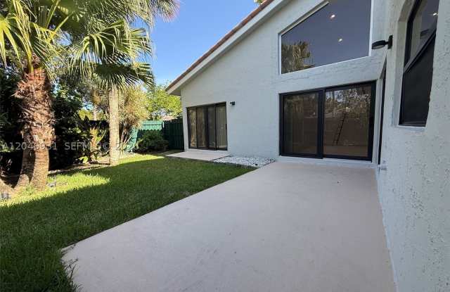 20910 Estada Ln Gallery 2