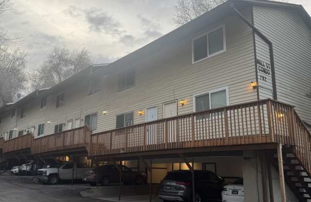 702 N Wall Street - 2 photos photos