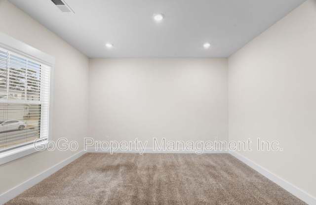 216 Pewter Circle Gallery 3