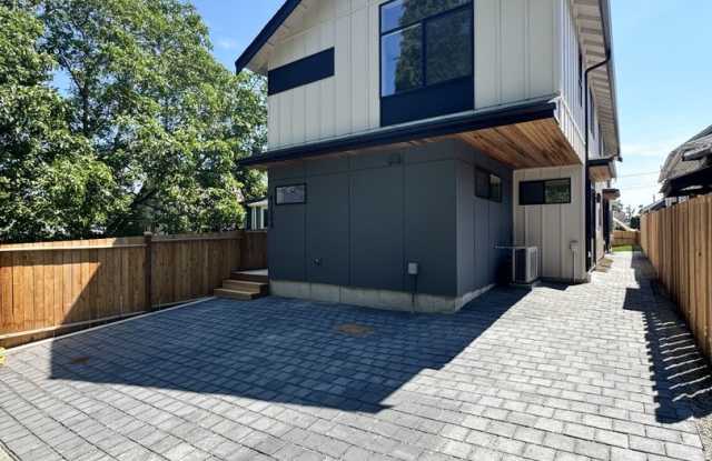 Brand new 2 bed 2.5 bath 2-story home in south Seattle Gallery 1