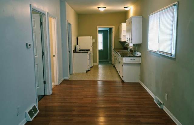 Charming 2-Bedroom Home with Garage – $1,195/Month | Accepting Section 8 Gallery 1