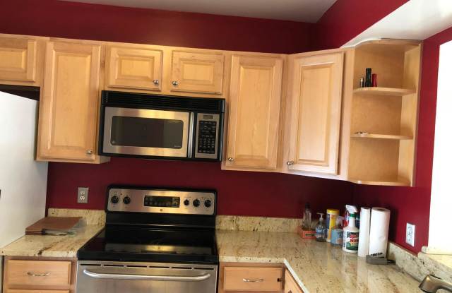 4505 HAZELTINE COURT Gallery 3
