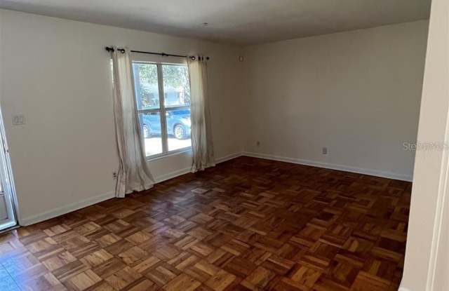 1327 SILVERSTONE AVENUE Gallery 3