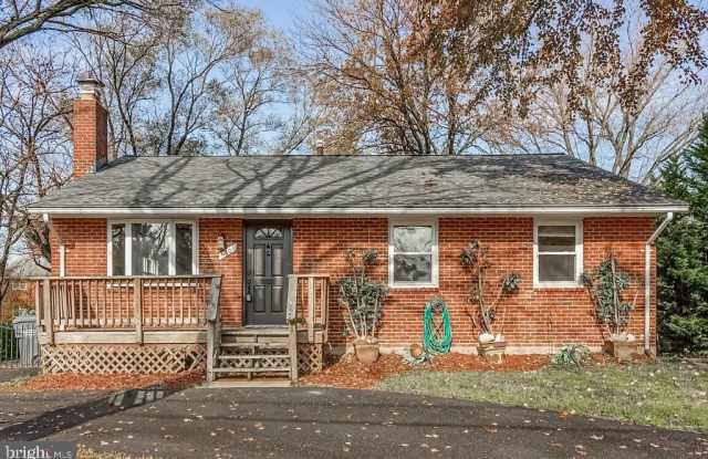 6306 YELLOWSTONE DRIVE - 6306 Yellowstone Drive, Lincolnia, VA 22312
