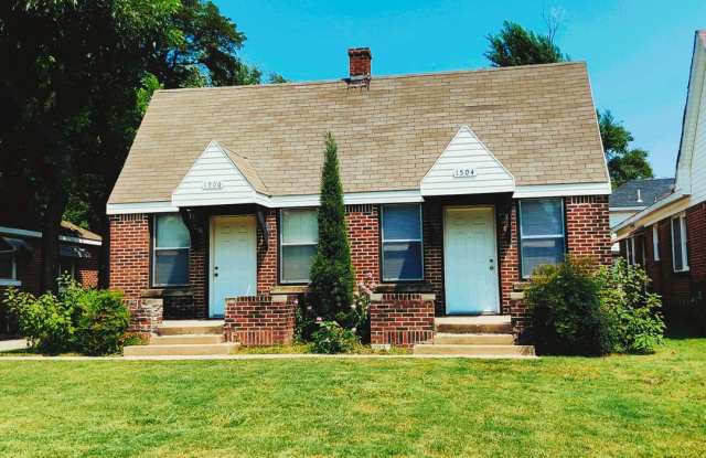 1 Bed 1 Bath Duplex-Shartel Blvd Addition of NW OKC - 1504 North Drexel Boulevard, Oklahoma City, OK 73107