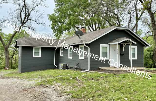 Spacious 4 Bedroom, 2 Bath Home with Outbuilding Storage and Fantastic Outdoor Living! photos photos